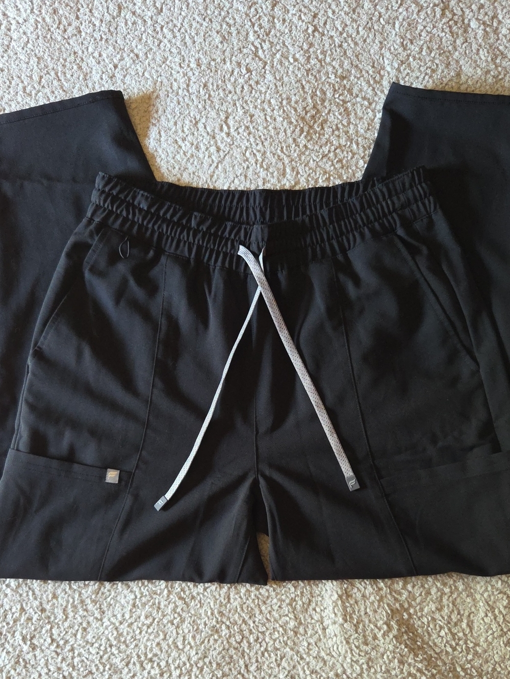 NWOT Fabletics Ease Barrel Scrub Pants in Black